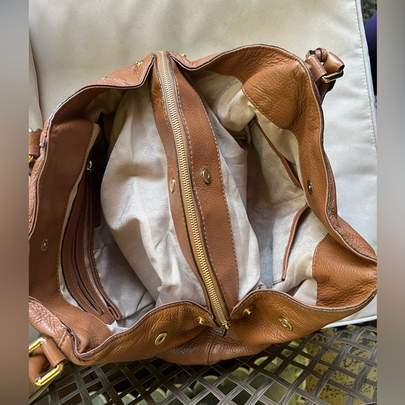 Gorgeous MK brown pebbled leather shoulder bag with gold accents - Picture 9 of 12